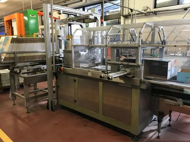 Used Bottling Case Erector Bortolin Kemo formatrice cartoni - 2006, 7,000 BPH