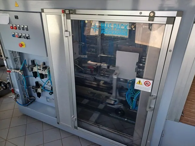 Used Bottling Case Erector Mas Pack MAS 900 - 2010, 3,000 BPH