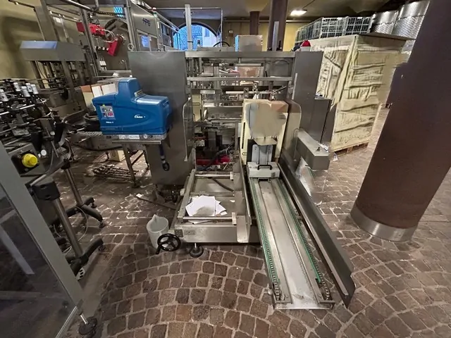Used Bottling Case Erector APE FORM 1200 HMA - 2006, 900 BPH