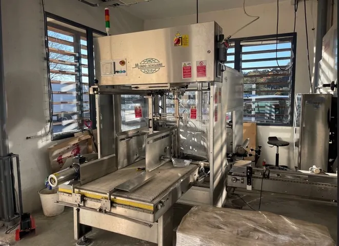 Used Bottling Case Erector Mondo & Scaglione AUT MOD 300/N - 2015, 600 BPH