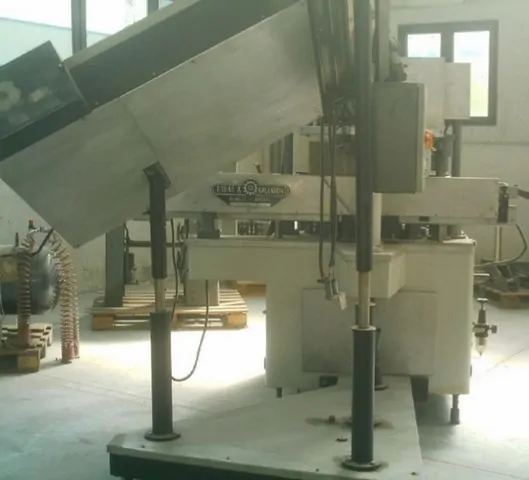 Used Bottling Wirehooder Robino & Galandrino - 1998, 12,000 BPH