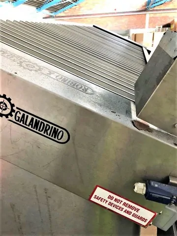 Used Bottling Wirehooder Robino & Galandrino RECORD 20000 PONTE. - 2012, 12,000 BPH