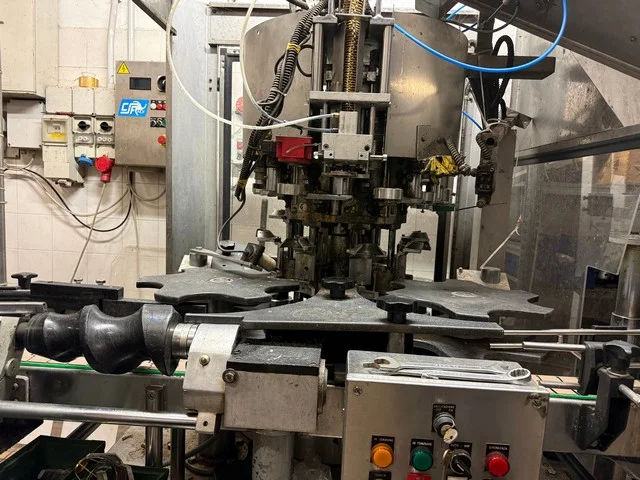 Used Bottling Wirehooder Nortan Minerva80 - 1999, 7,000 BPH