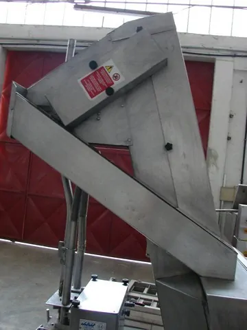 Used Bottling Cap Elevator Neri - 2005, 12,000 BPH