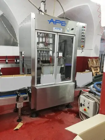 Used Bottling Case Packer APE inca 1200 - 1996, 3,600 BPH