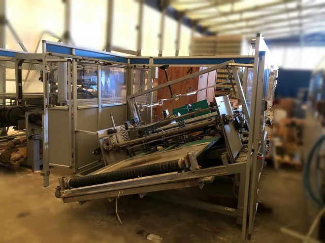 Used Bottling Wrap-Around Case Packer Novopac VF 300 WR - 2002, 38 BPH