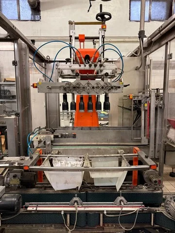 Used Bottling Case Erector Keber MONOCOMBIPACK M1T PVC - 2004, 17 CPM
