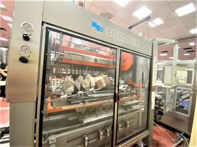 Used Bottling Case Packer Bortolin Kemo i am / 3t a.d. - 2000, 12,000 BPH