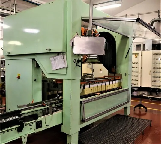 Used Bottling Case Packer TMG meta 3 - 1995, 12,000 BPH