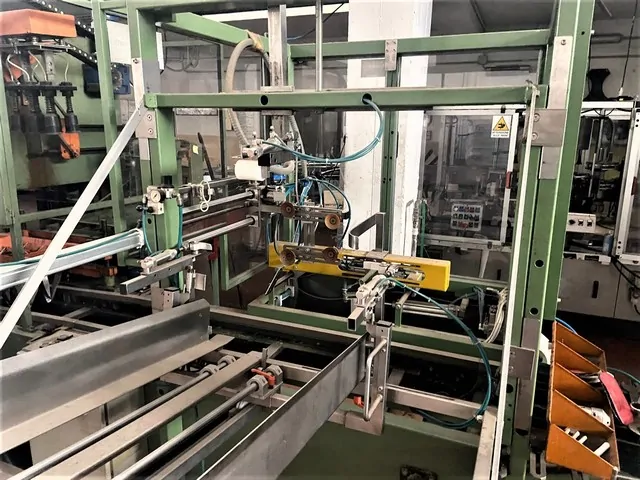 Used Bottling Case Packer TMG - 1999, 2,500 BPH