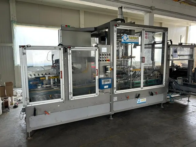 Used Bottling Case Packer Italproject mif 39 - 2003, 8 BPH