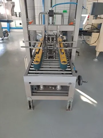 Used Bottling Case Packer TMG A1 E M1 - 2000, 7,200 BPH