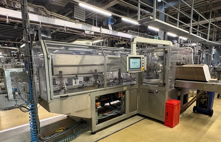 Used Bottling Equipment Meypack Packer VP511 - 2001, 40 PPM