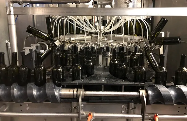 Used Bottling Line Bertolaso - 2000, 6,000 BPH