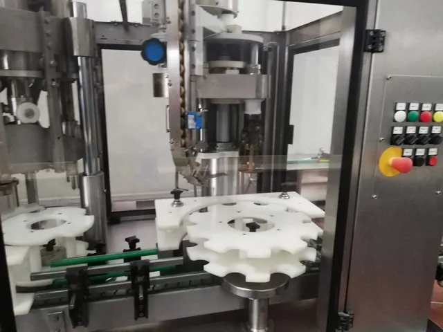 Used Bottling Line Costec SRV 9.8.1 - 1999, 1,000 BPH