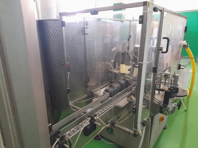 Used Bottling Line SIEM RS 5 - 2004, 1,500 BPH