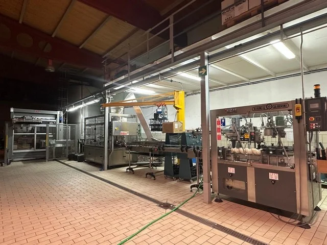 Used Bottling Glass Line CIMEC BOTTLING LINE - 2006, 2,500 BPH