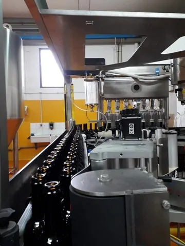 Used Bottling High Vacuum Filling Monoblock Axtra - 2018, 1,000 BPH
