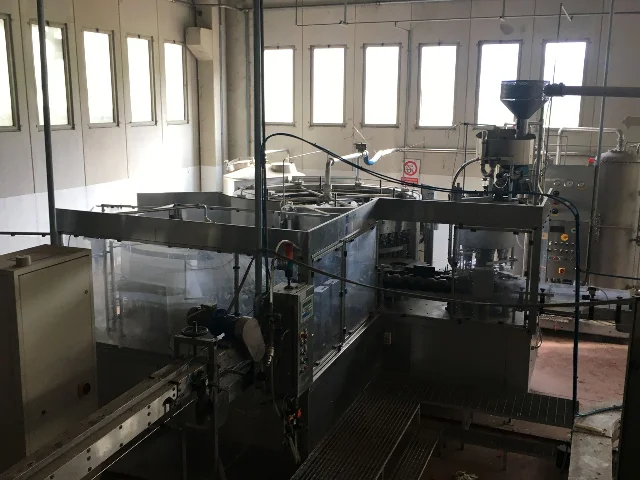 Used Bottling Isobaric Filling Monoblock Vir Mauri 32.60.10 iso - 2002, 12,000 BPH