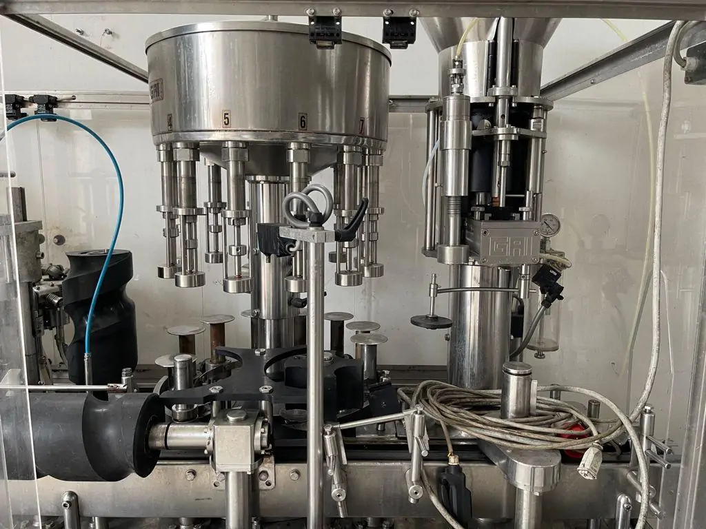 Used Bottling Filling Monoblock GAI - 1996, 2,500 BPH