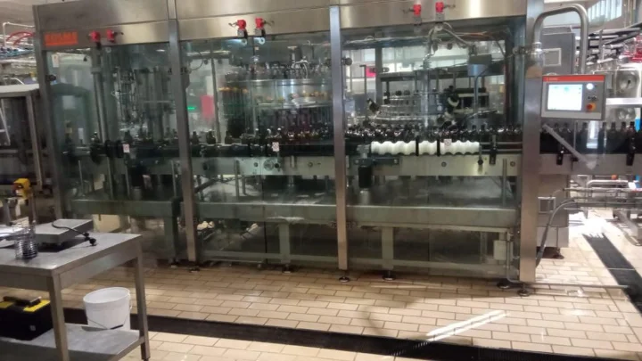 Used Bottling Isobaric Filling Monoblock Kosme Isoblck 32.32.6 - 2008, 9,200 BPH