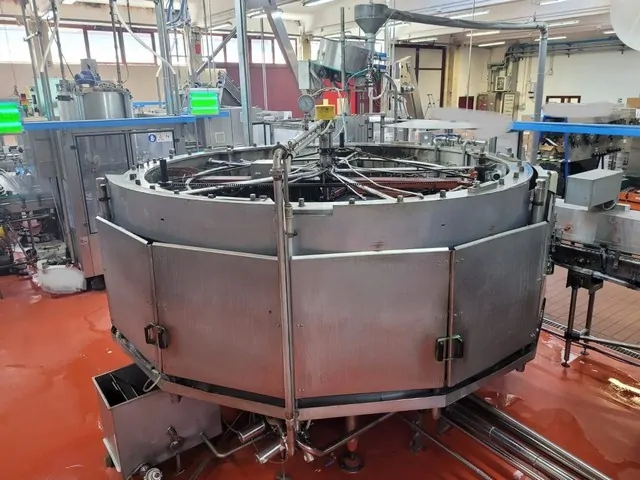 Used Bottling Isobaric Filling Monoblock Cortellazzi - 1987, 12,000 BPH