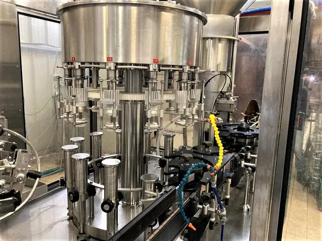 Used Bottling High Vacuum Filling Monoblock Bertolaso - 2008, 2,000 BPH