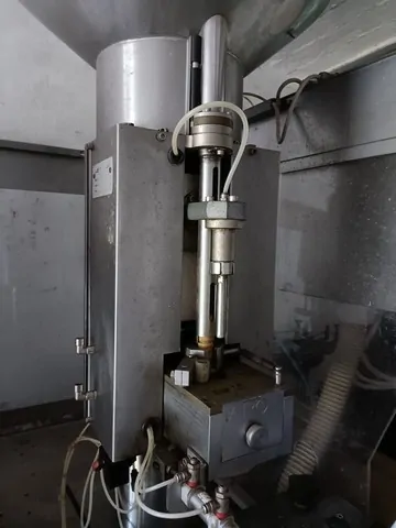 Used Bottling Gravity Filling Monoblock Cimec 16/1 EURO F. - 1997, 3,000 BPH