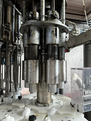 Used Bottling Volumetric Filling Monoblock Ave 24/6PD - 1998, 5,000 BPH