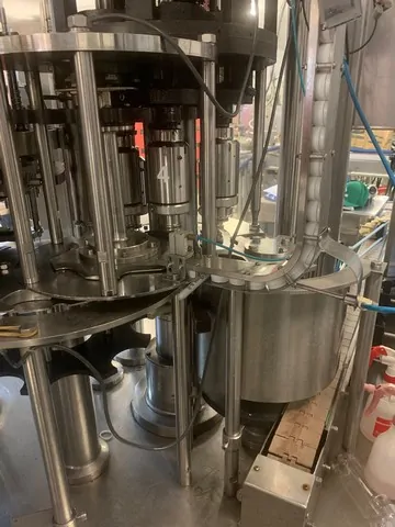 Used Bottling Isobaric Filling Monoblock Unknown - 2010, 2,400 BPH