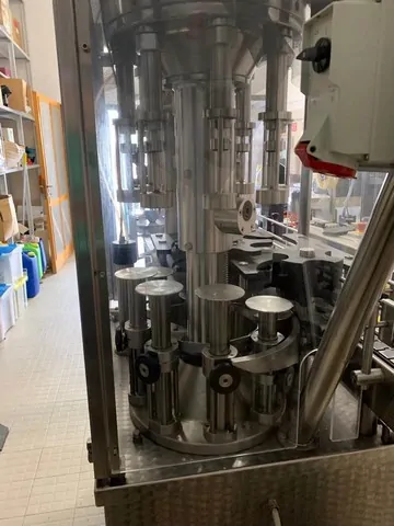 Used Bottling High Vacuum Filling Monoblock GAI 1000 - 1999, 1,200 BPH