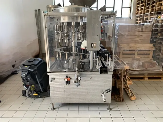 Used Bottling High Vacuum Filling Monoblock GAI - 1989, 3,000 BPH