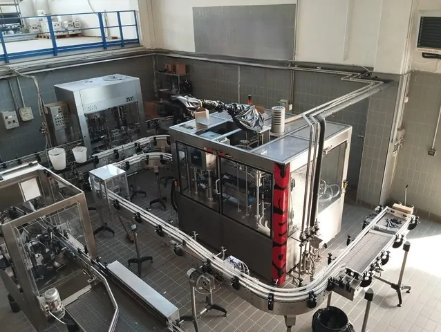 Used Bottling Gravity Filling Monoblock Comac Smartcan 8-1 - 2020, 2,300 BPH