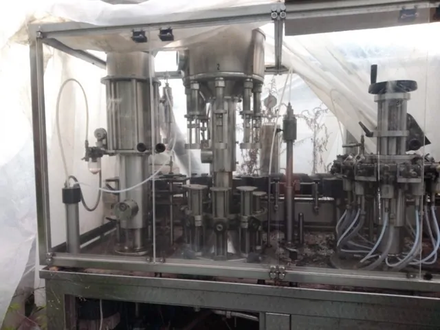 Used Bottling High Vacuum Filling Monoblock GAI 1513 - 2000, 1,700 BPH