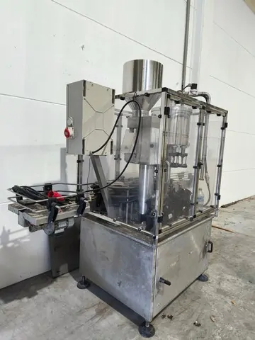 Used Bottling Gravity Filling Monoblock Salvany - 2009, 1,000 BPH
