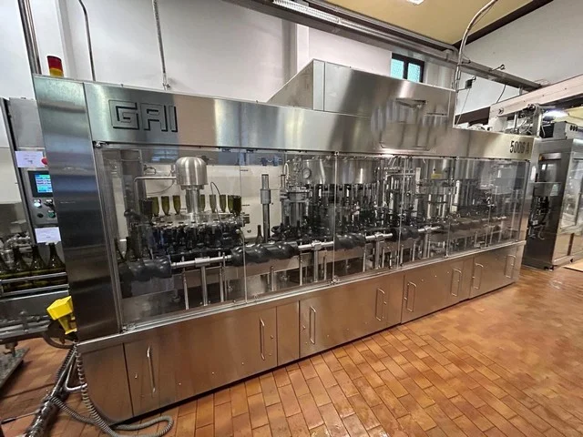 Used Bottling Low Vacuum Filling Monoblock GAI 5006 A - 2008, 6,000 BPH