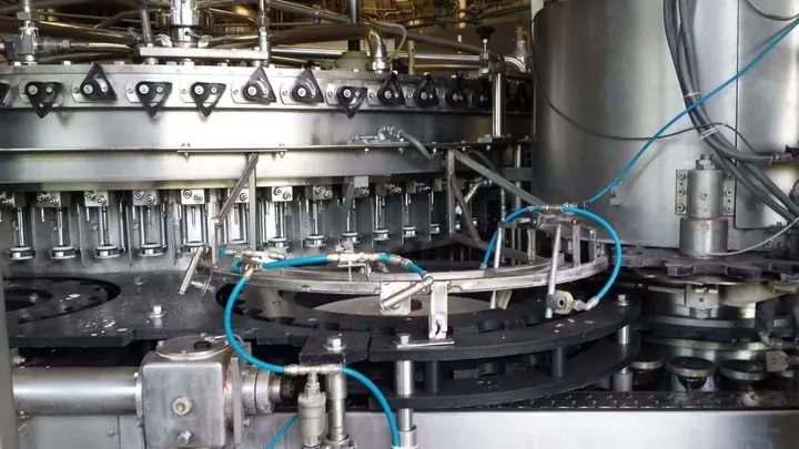 Used Bottling Isobaric Filling Monoblock Simonazzi - 1985, 20,000 BPH