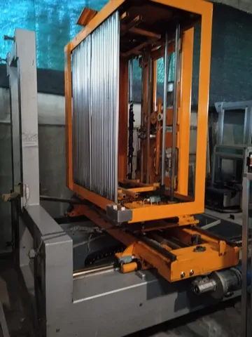 Used Bottling Palletizer Mondo & Scaglione P8 - 1999, 3,500 BPH