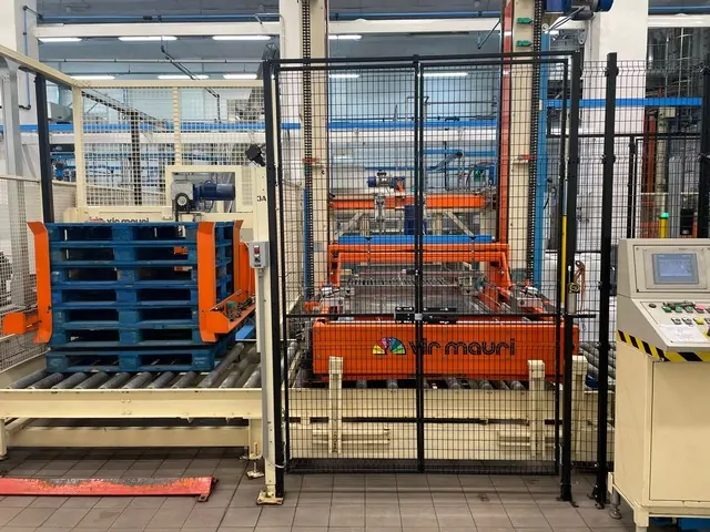 Used Bottling Palletizer Vir Mauri - 1997, 36 BPH