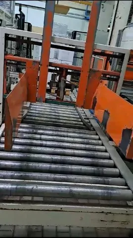 Used Bottling Palletizer Cosma Pack MCPF 11 - 1992, 2 BPH