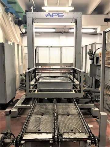 Used Bottling Palletizer APE PAL 2000 - 1997, 5,500 BPH