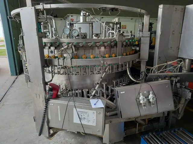 Used Bottling Isobaric Filler Krones - 1998, 6,000 BPH