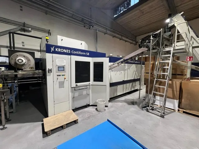 Used Bottling Blow Molding Machine Krones Contiform S8 - 2004, 13,600 BPH