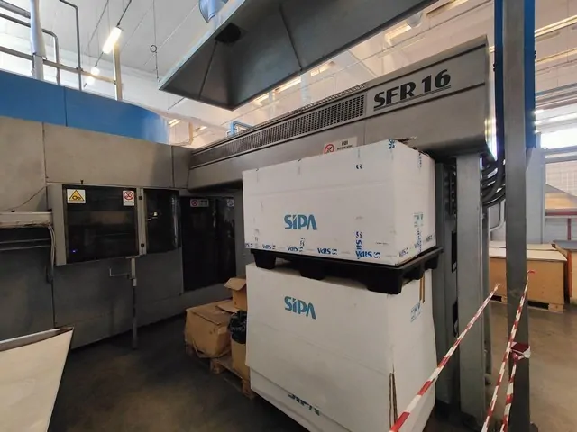 Used Bottling Blow Molding Machine Sipa sfr 16 - 2001, 22,000 BPH