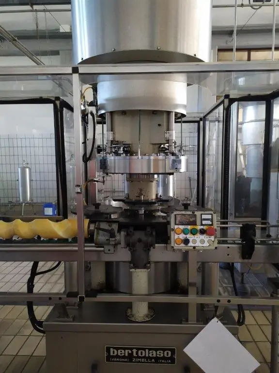 Used Bottling Natural Straight Cork Capper Bertolaso delta 404 - 1985, 6,000 BPH