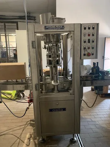 Used Bottling Capper Officine Pesce mondial 2010/hdc - 2017, 2,500 BPH