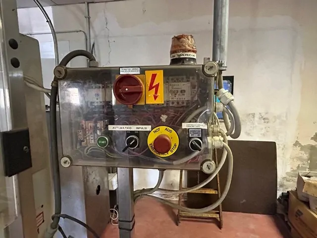Used Bottling Crown Cap Capper Bertolaso ALFA 110 - 1990, 3,000 BPH