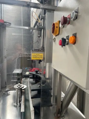 Used Bottling Natural Straight Cork Capper Arol Gemini R. - 1991, 2,500 BPH