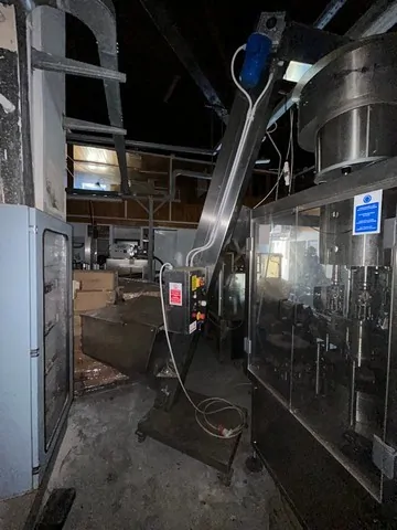 Used Bottling Stelvin Cap Capper Enolmeccanica SIRIO 4T - 2013, 6,000 BPH