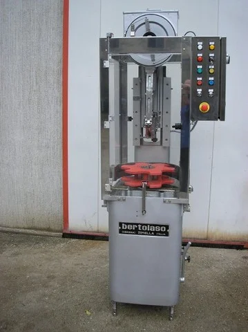 Used Bottling Crown Cap Capper Bertolaso AURORA 106 - 2,300 BPH